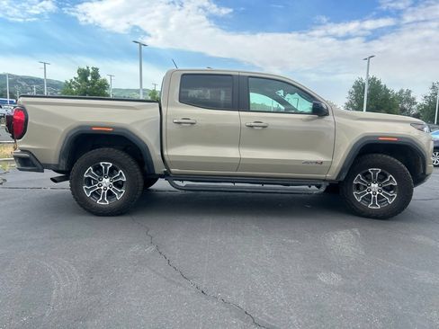 Used 2023 GMC Canyon AT4 w/ AT4 Premium Package AWD/4WD image 9