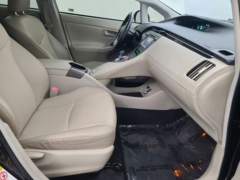 Used 2013 Toyota Prius Four image 15