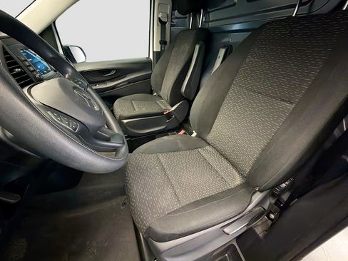 Used 2023 Mercedes-Benz Metris image 11