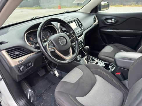 Used 2016 Jeep Cherokee Sport w/ Cold Weather Group AWD/4WD image 17