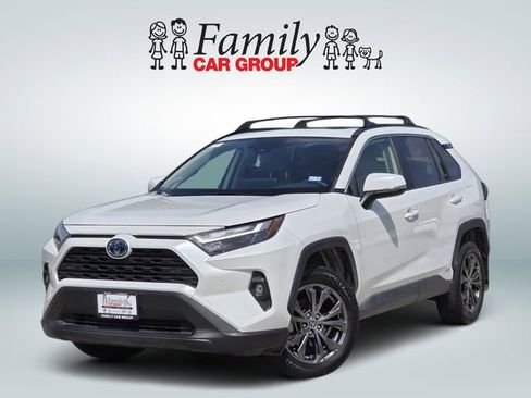 Used 2023 Toyota RAV4 XLE Premium image 1
