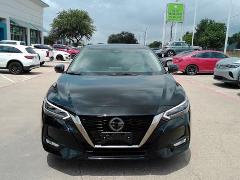 Used 2023 Nissan Sentra SR w/ SR Premium Package FWD image 3
