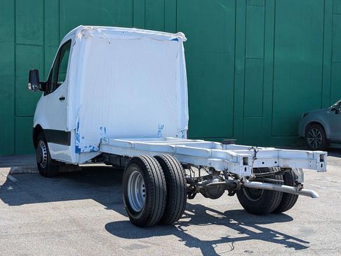 Used 2024 Mercedes-Benz Sprinter 4500 image 4