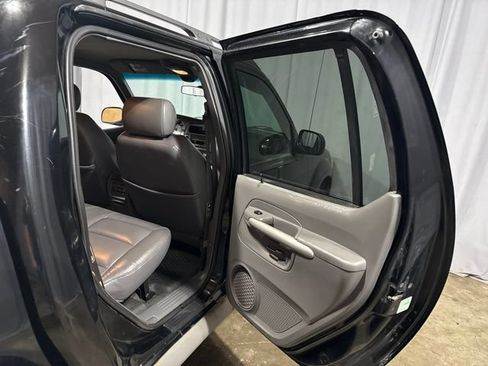 Used 2001 Ford Explorer Sport Trac 4x4 image 25