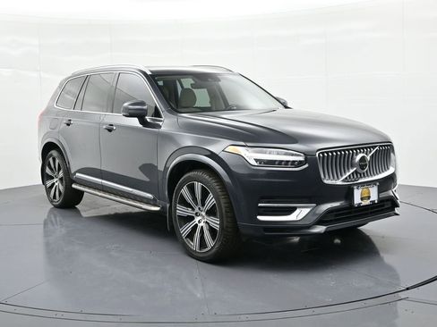 Used 2022 Volvo XC90 T8 Inscription w/ Lounge Package AWD/4WD image 3