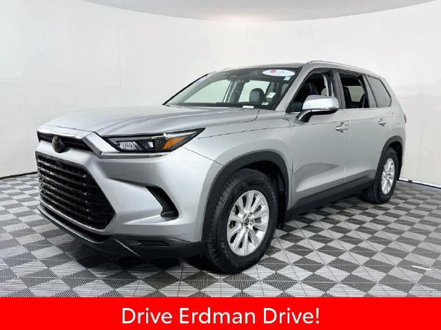 Used 2024 Toyota Grand Highlander AWD image 3