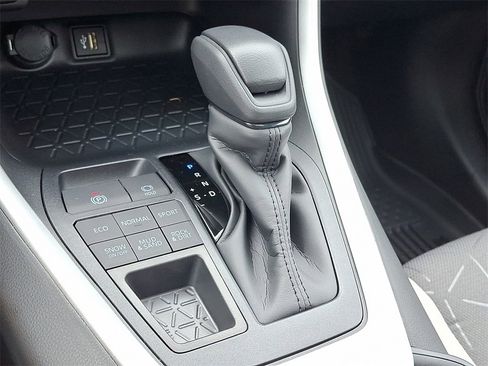 New 2025 Toyota RAV4 XLE image 17