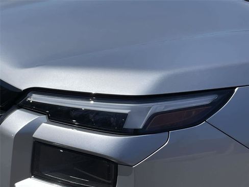 New 2026 Subaru Outback Limited AWD/4WD image 9