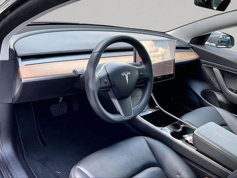 Used 2020 Tesla Model 3 Long Range image 17