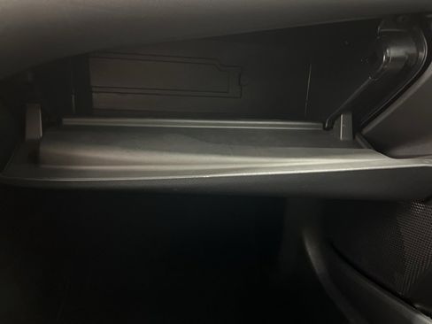 Used 2021 Toyota Camry LE image 27