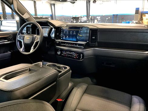 Used 2024 Chevrolet Silverado 1500 LT image 14