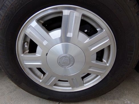 Used 2003 Cadillac De Ville Sedan w/ Comfort & Convenience Package image 87