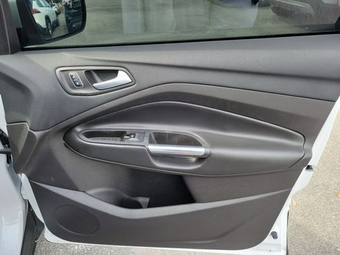 Certified 2018 Ford Escape SE image 28