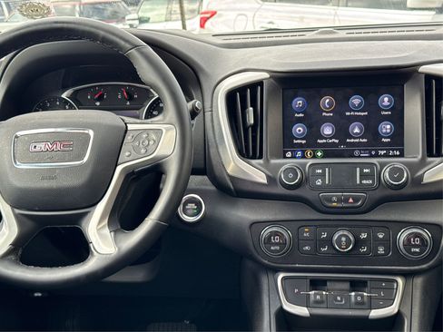 Used 2023 GMC Terrain SLT w/ Tech Package image 19