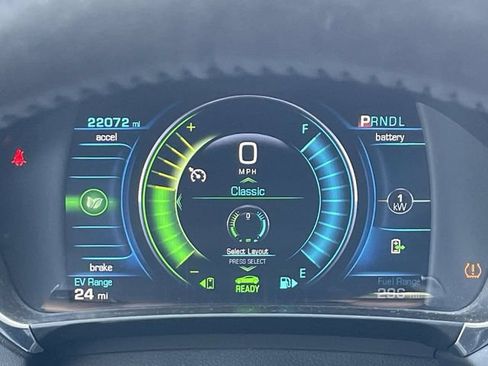 Used 2017 Chevrolet Volt Premier w/ Driver Confidence II Package FWD image 39