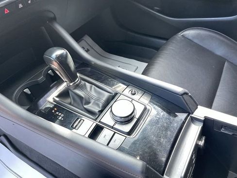 Used 2022 MAZDA MAZDA3 s image 17