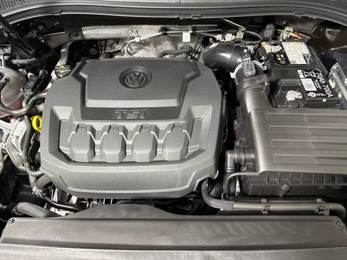 Used 2024 Volkswagen Tiguan SE image 29