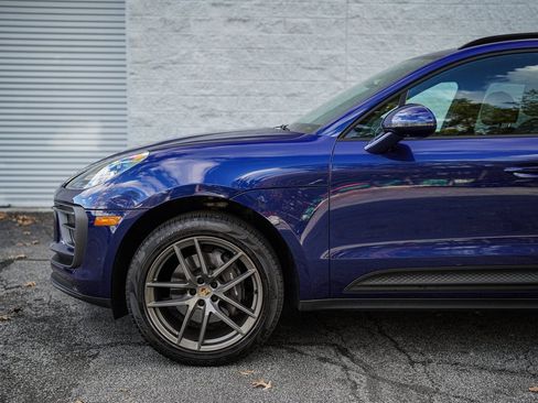 Used 2023 Porsche Macan w/ Premium Package Plus image 10