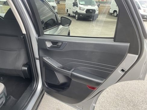 Used 2022 Ford Escape SE image 51