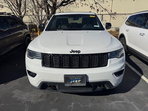 Used 2020 Jeep Grand Cherokee Laredo image 9