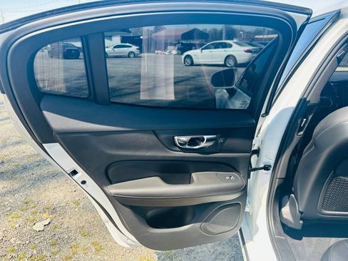 Used 2020 Volvo S60 T5 Momentum FWD image 27