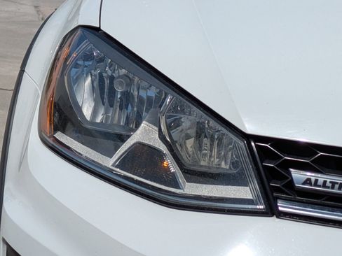 Used 2017 Volkswagen Golf Alltrack SEL image 10