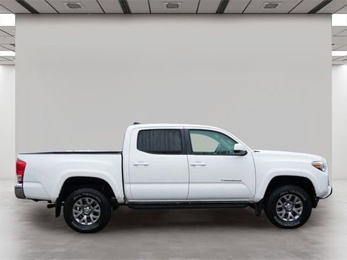 Used 2016 Toyota Tacoma SR5 image 6