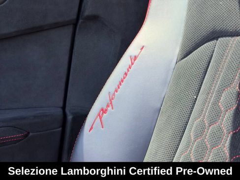 Used 2023 Lamborghini Urus Performante AWD/4WD image 33