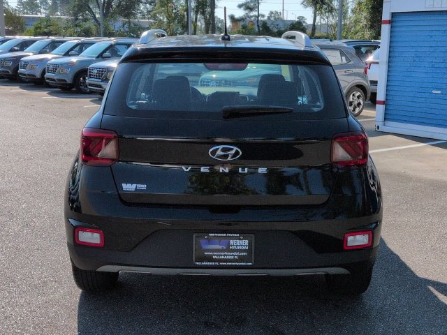 Used 2024 Hyundai Venue SEL FWD image 6