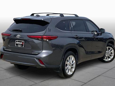 Used 2023 Toyota Highlander Limited image 12