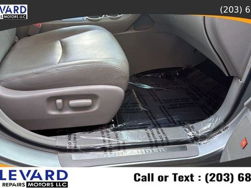 Used 2011 Toyota Highlander Limited w/ Tow Pkg AWD/4WD image 40
