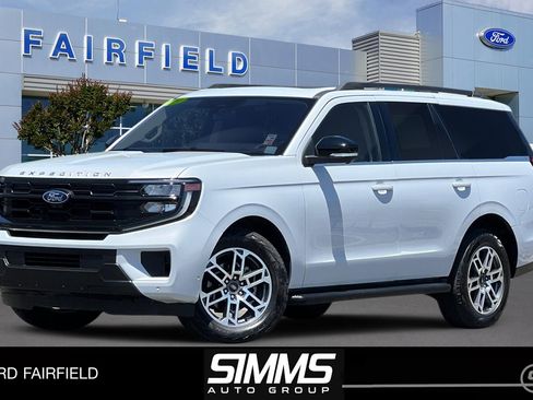 Certified 2025 Ford Expedition Active AWD/4WD image 1