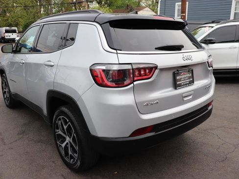 Used 2024 Jeep Compass Limited AWD/4WD image 3