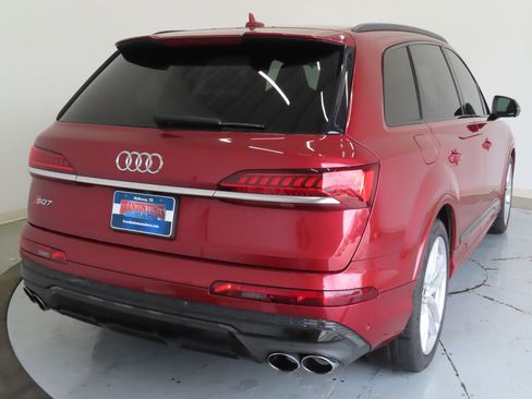 Used 2020 Audi SQ7 Premium Plus w/ SQ7 Black Optic Package AWD/4WD image 3