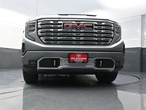 Used 2023 GMC Sierra 1500 Denali AWD/4WD image 3