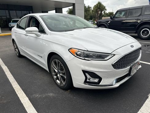 Used 2019 Ford Fusion Titanium FWD image 2