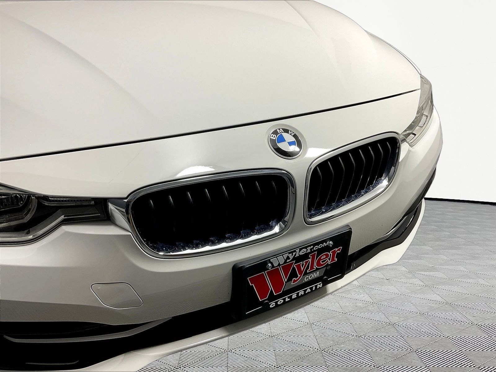 Used 2018 BMW 330i xDrive Sedan AWD/4WD image 33