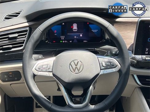 Used 2025 Volkswagen Atlas SEL Premium R-Line image 17