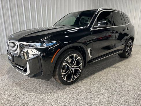 Used 2024 BMW X5 xDrive40i w/ Premium Package image 1