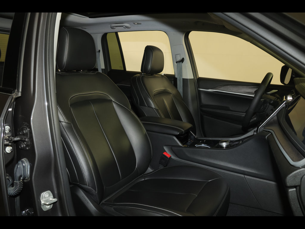 Used 2023 Jeep Grand Cherokee 4WD 4xe image 33