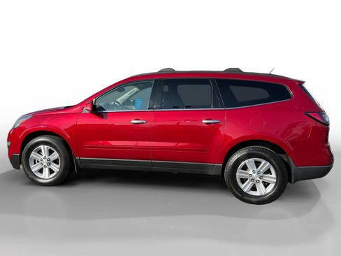 Used 2014 Chevrolet Traverse LT image 2