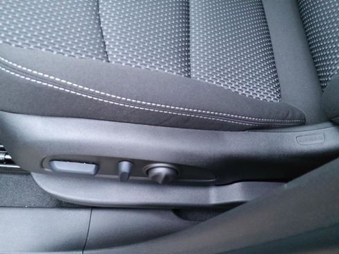 Used 2023 GMC Terrain SLE w/ Driver Convenience Package image 13