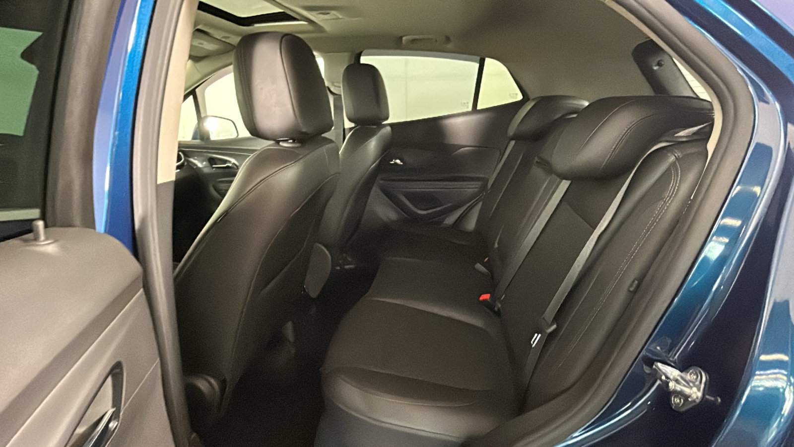 Used 2019 Buick Encore Sport Touring FWD image 31
