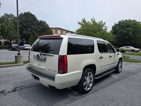 Used 2007 Cadillac Escalade ESV AWD w/ Information Package image 6