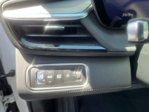Used 2025 Buick Enclave Preferred w/ Power Package FWD image 15