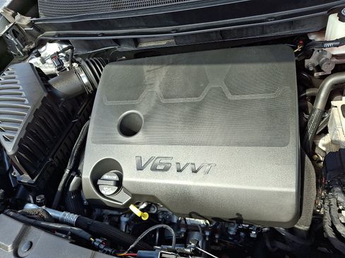 Used 2023 Chevrolet Traverse RS w/ LPO, Floor Liner Package AWD/4WD image 28