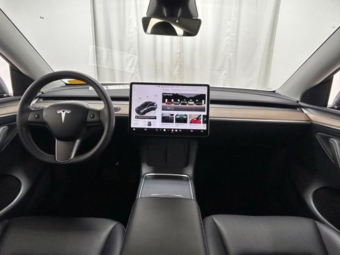 Used 2023 Tesla Model Y Long Range image 10