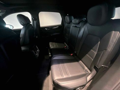 Used 2023 Porsche Cayenne image 30
