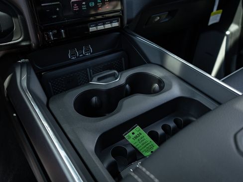 New 2026 RAM 3500 Laramie AWD/4WD image 45
