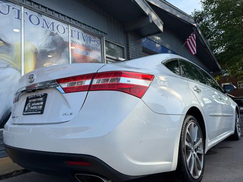 Used 2015 Toyota Avalon XLE Touring FWD image 3